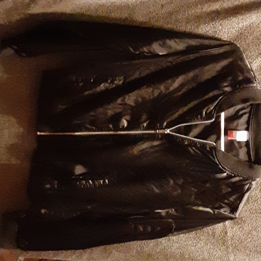 Black light weight  zipper jacket